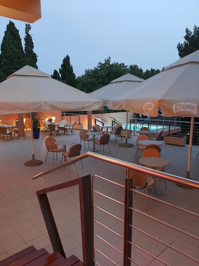 Hotel Tamaris Novi Vinodolski Ngoại thất bức ảnh