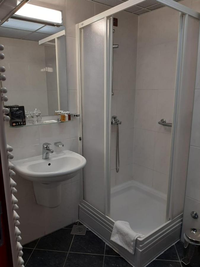 Hotel Tamaris Novi Vinodolski Ngoại thất bức ảnh