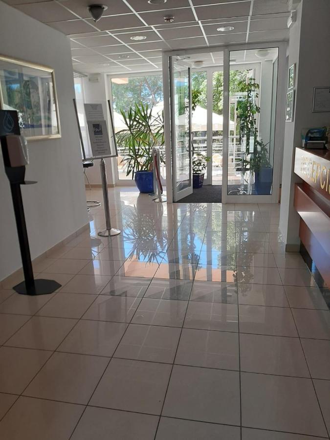 Hotel Tamaris Novi Vinodolski Ngoại thất bức ảnh