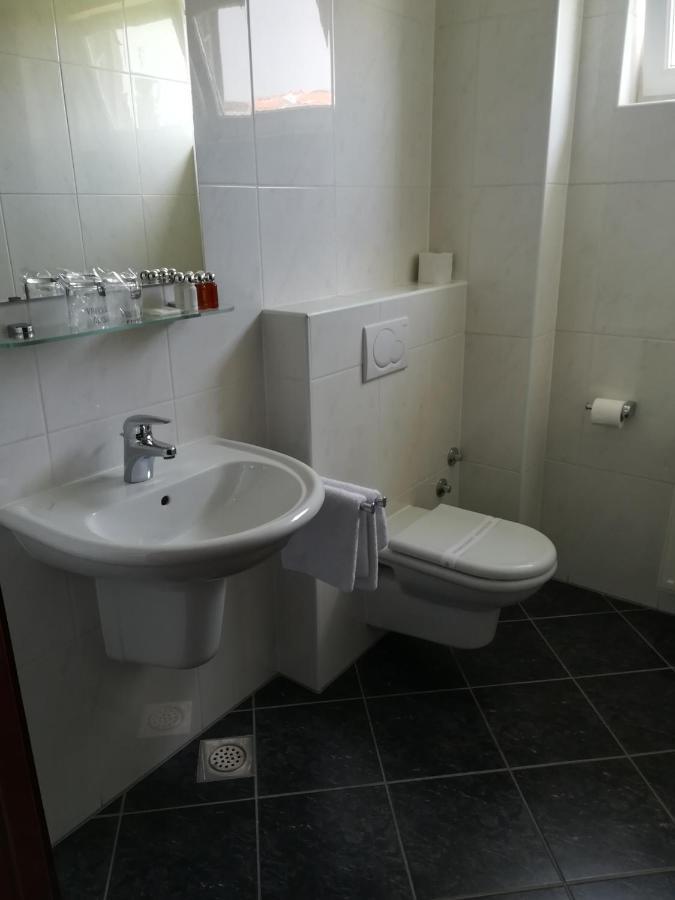 Hotel Tamaris Novi Vinodolski Ngoại thất bức ảnh