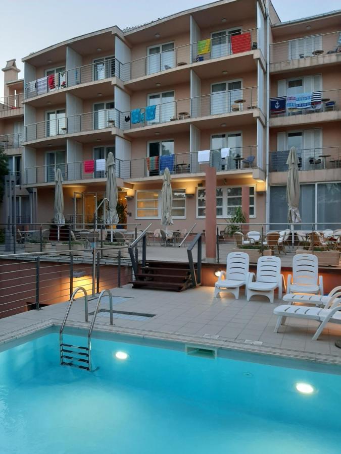 Hotel Tamaris Novi Vinodolski Ngoại thất bức ảnh