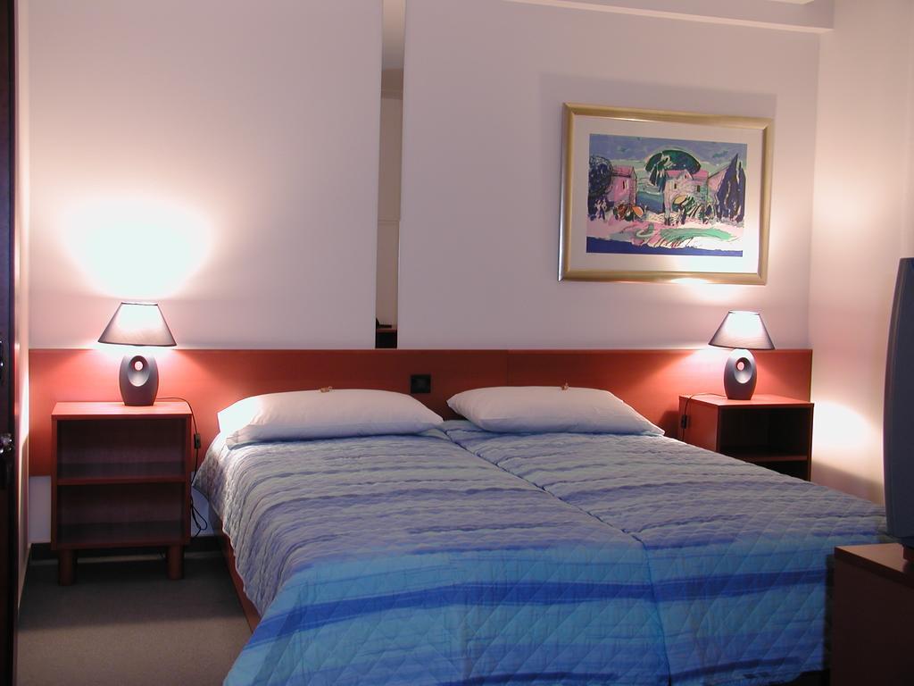 Hotel Tamaris Novi Vinodolski Phòng bức ảnh